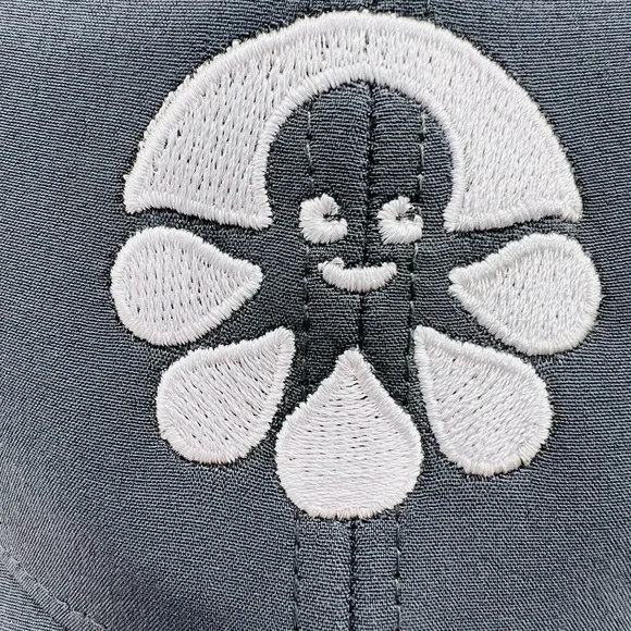 NIKE LEGACY 91 ATHLETIC HAT WHITE AND GRAY WITH OCTOPUS EMBROIDERED ON FRONT - Picture 12 of 12